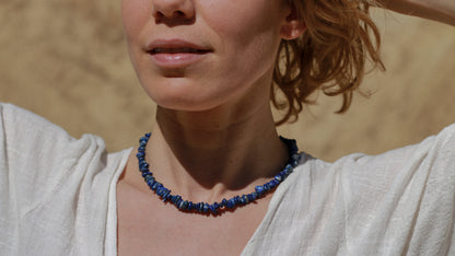 WISDOM · Lapislazuli-Splitterkette mit Schiebeverschluss